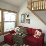 Platinum Signature 576SL presented by Recreational Resort Cottages and Cabins in Rockwall Texas. Cabinsupercenter.com